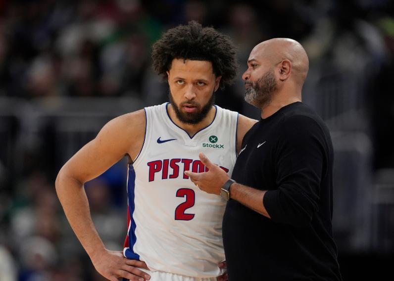 竞技宝中国电竞-坎宁安29+7+11杜伦两双,班凯罗尴尬准三双,活塞逆转魔术夺3连胜