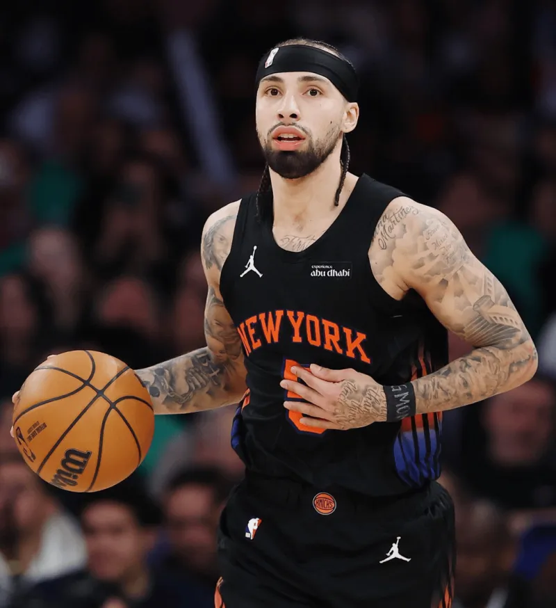 28岁生日快乐！NBA官方晒阿尔瓦拉多赛场照为其庆生